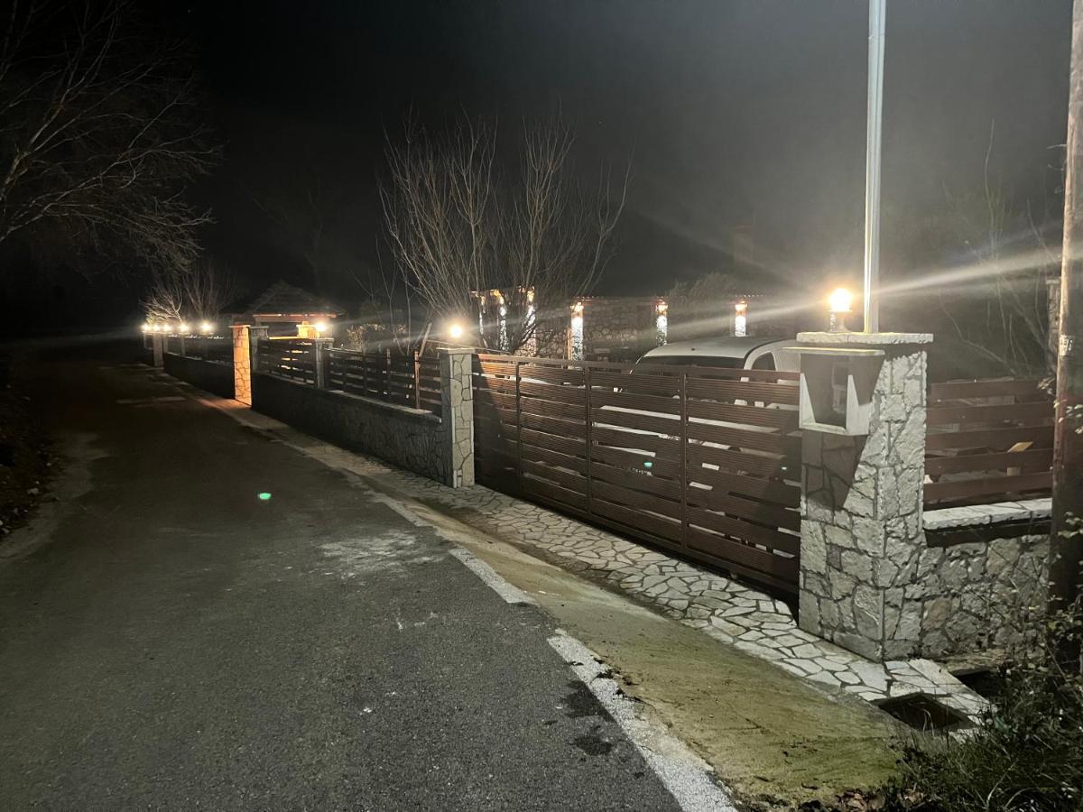 Το Πετρινο Σπιτι Του Καστρη! Με Θεα Τα Μετεωρα Villa Kalambaka Exterior photo